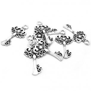 breloques clés argentées